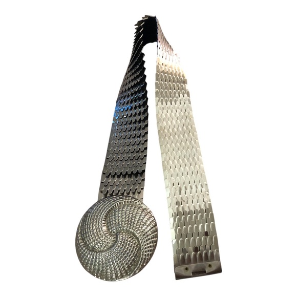 🌟Vintage Metal Belt Silver Snake Fish Scale Disco Elastic Stretch floral buckle🌟 - Picture 2 of 14